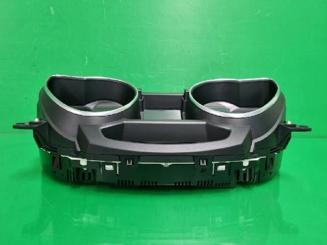 2011 AUDI A5 TFSI Quattro Instrument Clusters 8T0920931L - Image 4 of 4