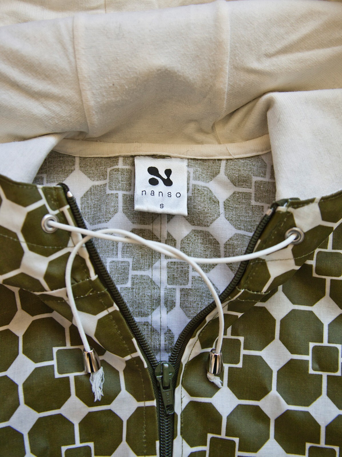 Iconic Nanso tile-pattern knee-length raincoat, w… - image 3