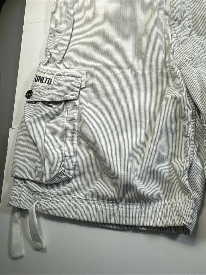 Pantalones Cortos de Carga Ecko Unltd Para Hombres Calce Regular Frente Plano Blanco Talla-34 #0309 Foto 2 de 4