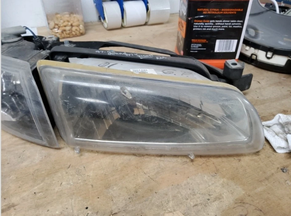 Faro derecho pasajero Pontiac Grand Prix 1997-2003 AM EAGLE EYES Foto 2 de 4