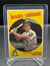Top 10 Brooks Robinson Cards to Collect 30