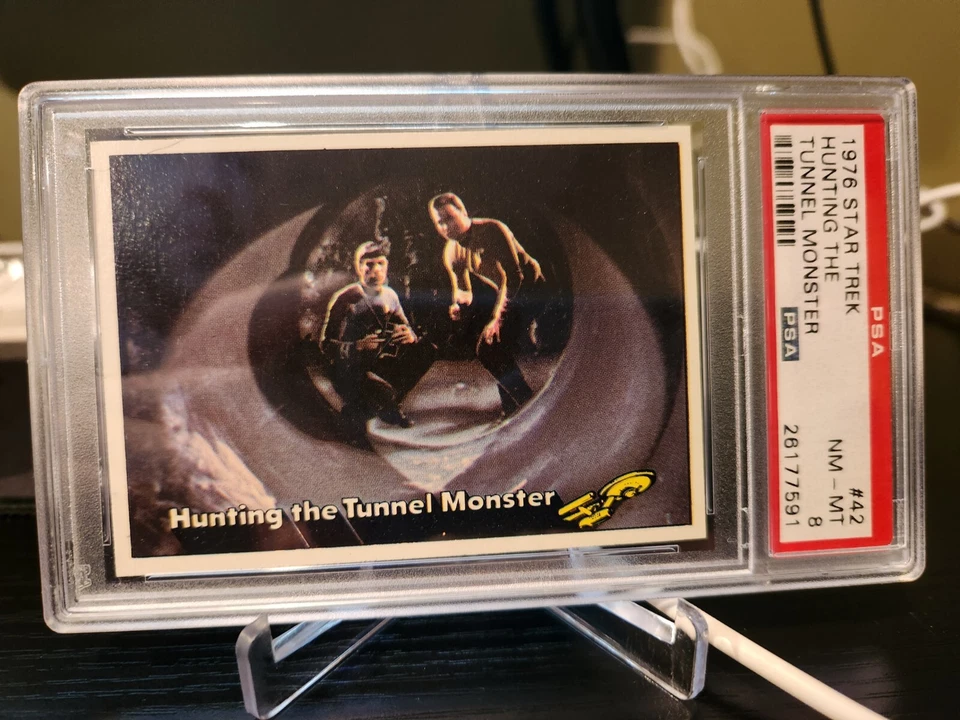 1976 Topps STAR TREK #42 HUNTING THE TUNNEL MONSTER  PSA 8 w/ BOX Captain Kirk  - Image 2 of 4