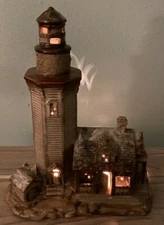 BEAUTIFUL Lifestyle Studios Illuminated Lighthouse 11"