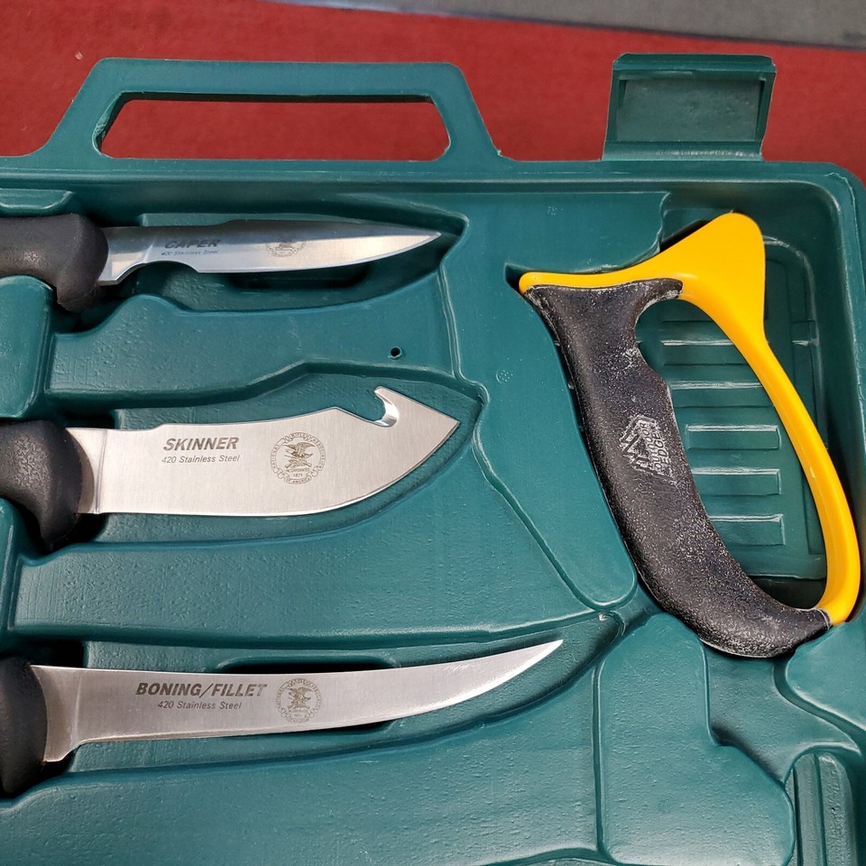 OUTDOOR EDGE GAME PROCESSOR BUTCHERING KNIFE SET SAW CUTTING BOARD