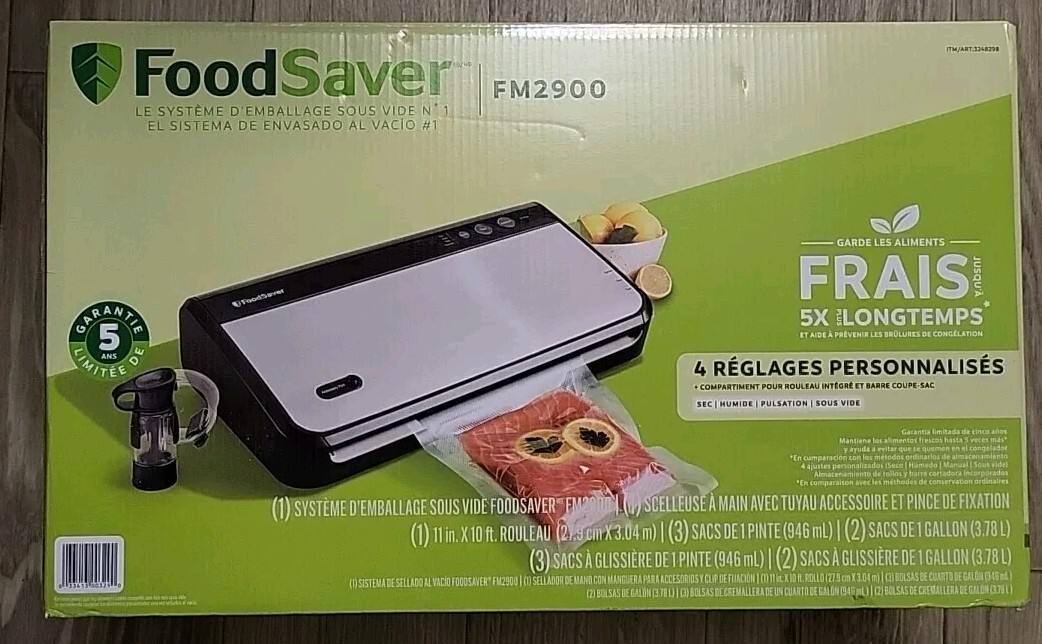 FoodSaver Vacuum Sealing System with Handheld Sealer Attachment Model
