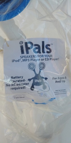 Intel iPals Alien Ipod Speaker Doll MP3 CD Player 2008 w/ Tags Bendable Eyes $ - Picture 2 of 3