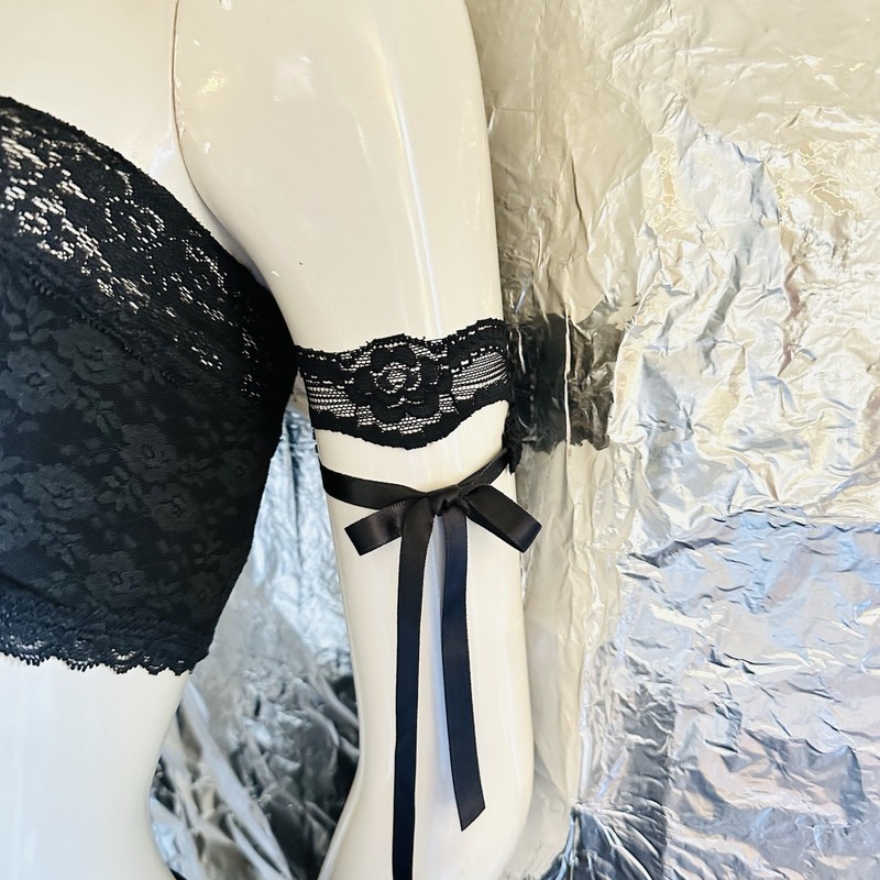 Women's Black Sheer Floral Lace Garter Belt w/ Bow & Straps Size S