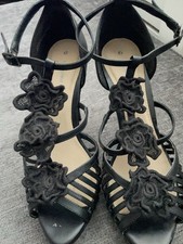 Dorothy Perkins Classy Dress Shoe. No Scuffs, slight wear to Sole. Heels 5ins.