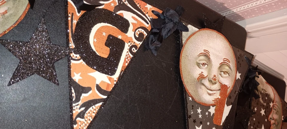 GUIRNALDA MÁGICA BETHANY LOWE-HALLOWEEN-NUEVA=2025 Foto 2 de 4