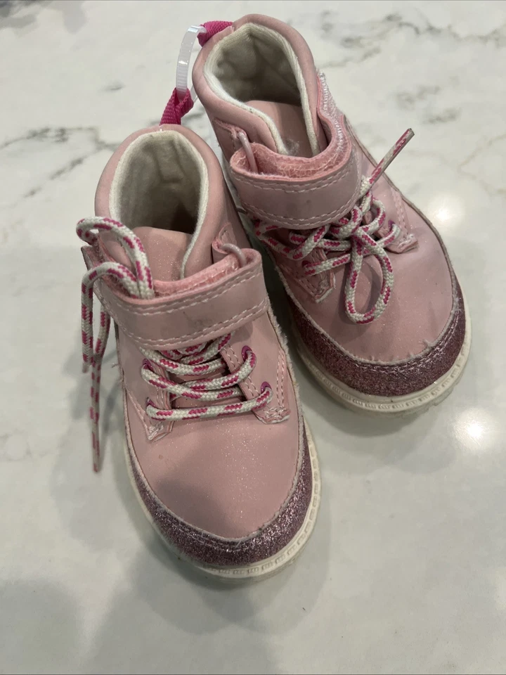 Розовые блестящие сапоги Carter's размер 4 - Изображение 2 из 4