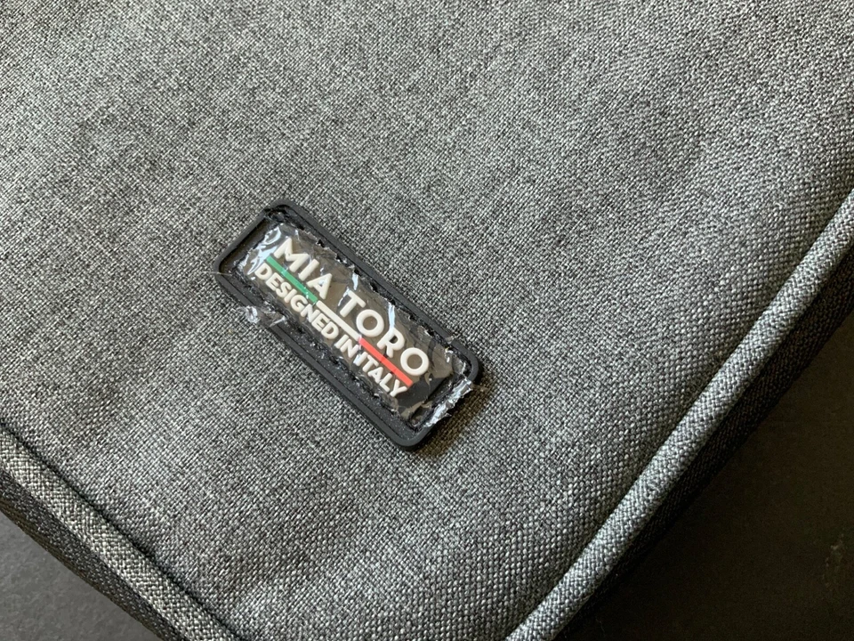 Bolsa de viaje Mia Toro-electrónica o organizador de maquillaje viaje 10x7x2 pulgadas nueva sin etiquetas Foto 3 de 4