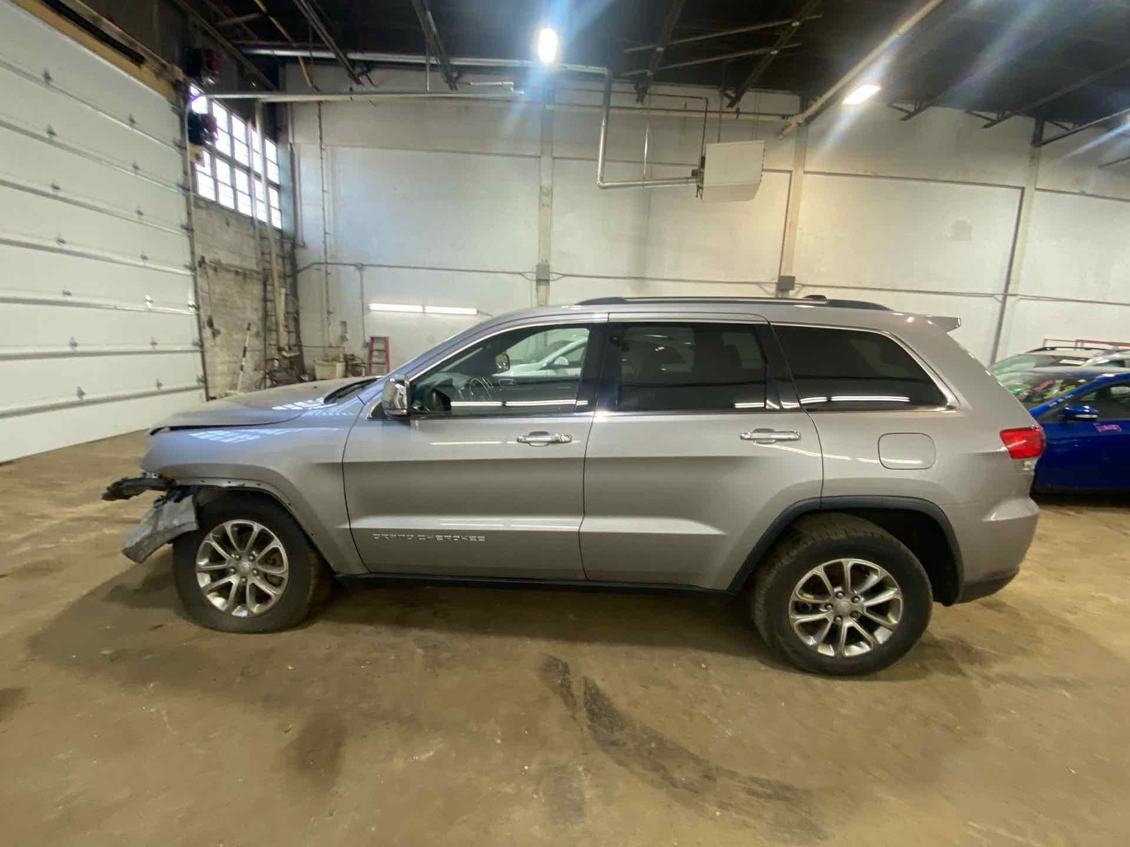 Used Deck Lid fits: 2014 Jeep Grand cherokee privacy tint glass w/rear view came