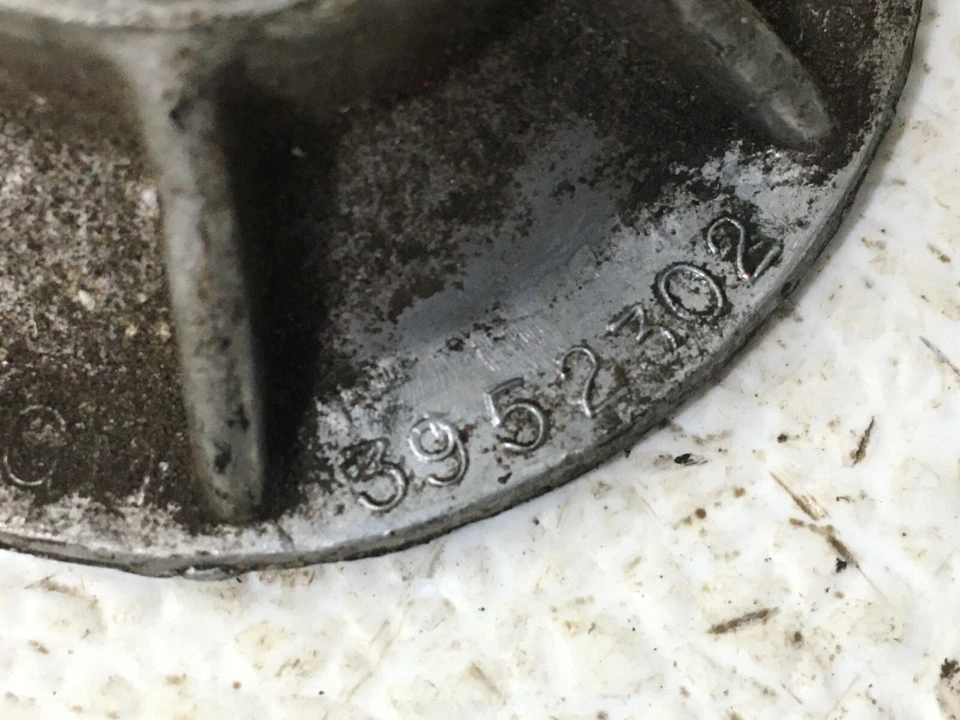 Adaptador de filtro de aceite usado GMC Chevrolet Camaro Corvette Impala Nova V8 Foto 2 de 4