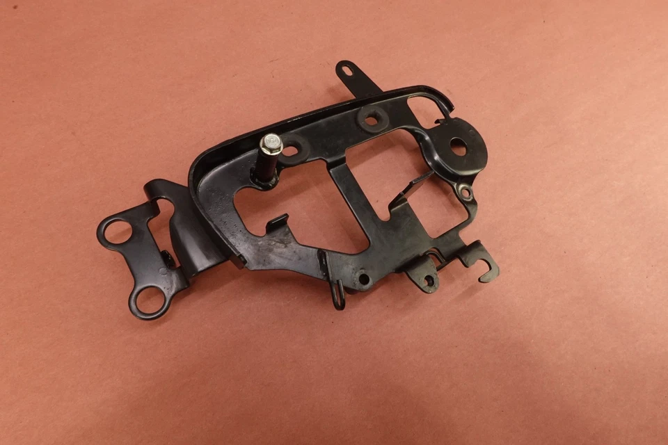 Soporte de montaje de carburador izquierdo Honda Magna 750 VF750 VF750C 1994-2003 Foto 3 de 4