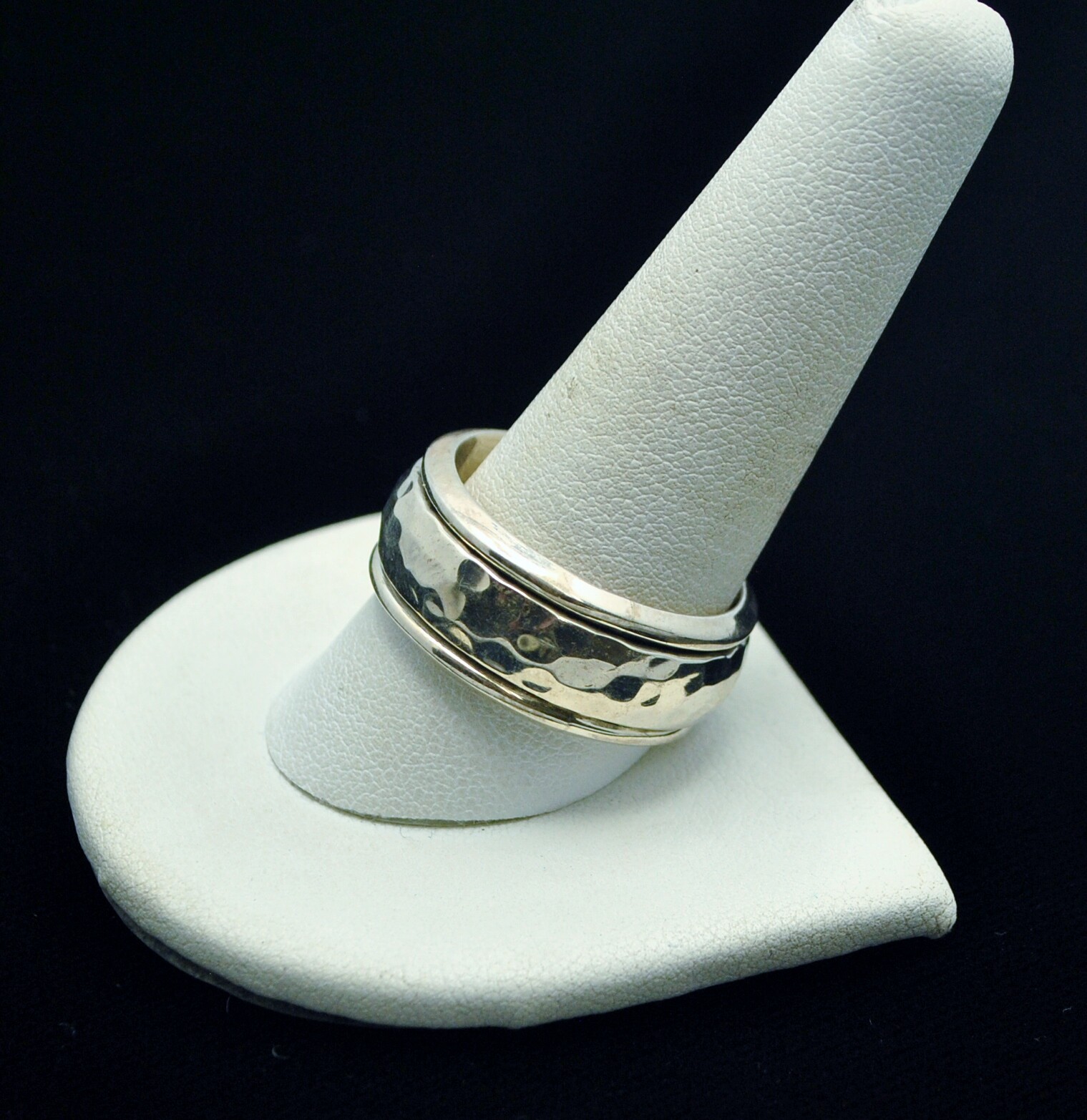 STERLING SILVER UNIQUE SPINNER DESIGNED RING W HA… - image 3