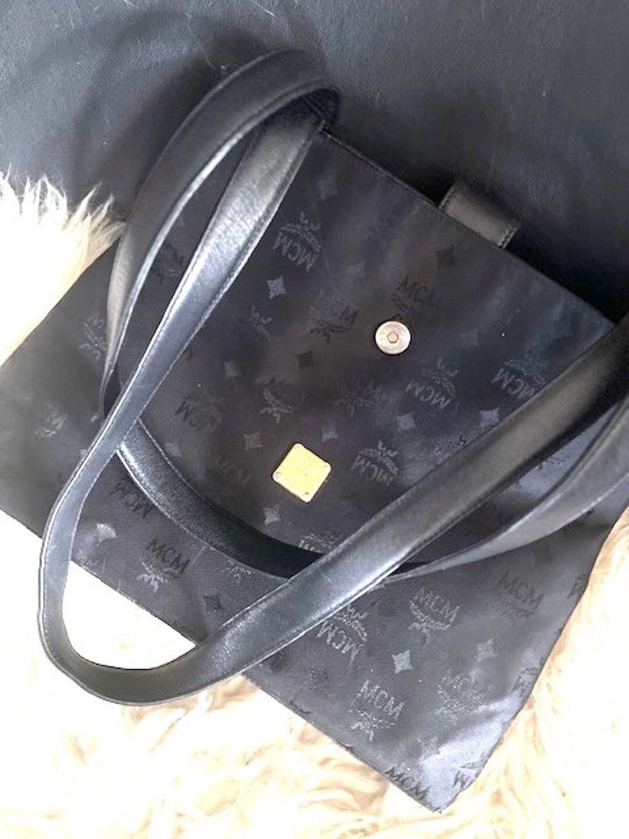 MCM ブラックナイロンバッグ $1190 MCM Brandenburg Yellow/Black Cubic Monogram Nylon