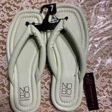 No Boundaries Women's Size 7 Green Puffy Thong Flip Flop Sandals Memory Foam NWT