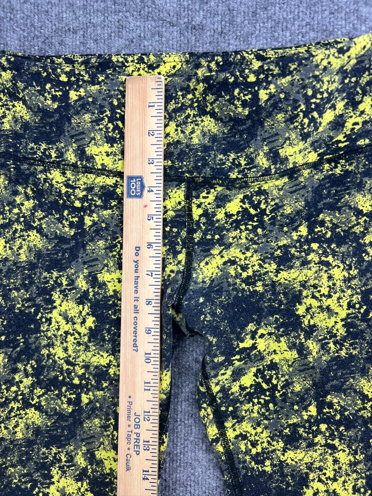 alo-yoga airbrush yellow splatter tie dye cropped capri leggings