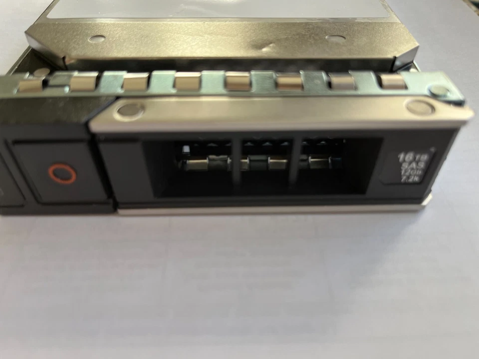 8MG73 08MG73 Dell EMC 16TB 7.2K 12Gb/s SAS 3.5'' HDD Hard Drive 14/15/16G KIT - Image 2 of 3