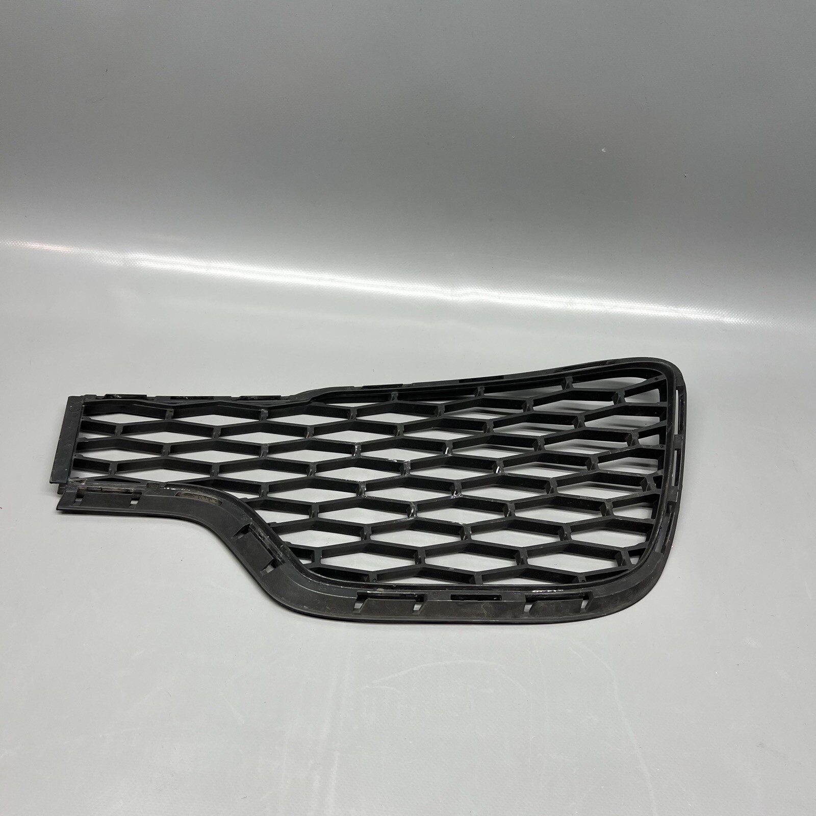 MASERATI GHIBLI FRONT BUMPER GRILLE LEFT 2014 2015 2016 2017 OEM 