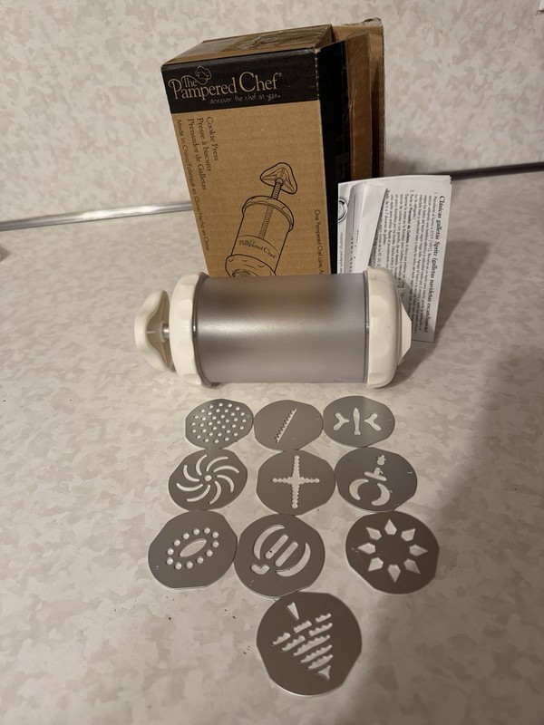 PAMPERED CHEF COOKIE PRESS