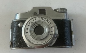 SMALL CAMERA AND CASE