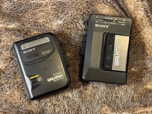 VTG SONY WALKMAN RADIO CASSETTE PLAYER WM-F2015 RADIO -Sony WM-FX113 LOT PARTS
