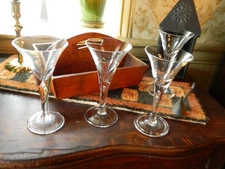 Vtg Williamsburg "Teardrop Collection" set of 4 Wine Glasses 8" by Royal Leerdam