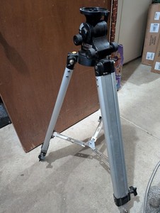 Meade deluxe Field Tripod With Equatorial Capability