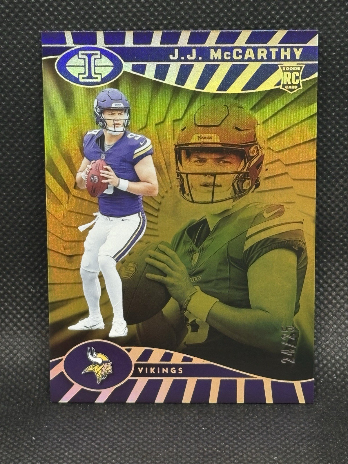 J.J. MCCARTHY 2024 PANINI ILLUSIONS #100 ROOKIE GOLD TROPHY COLLECTION RC /25