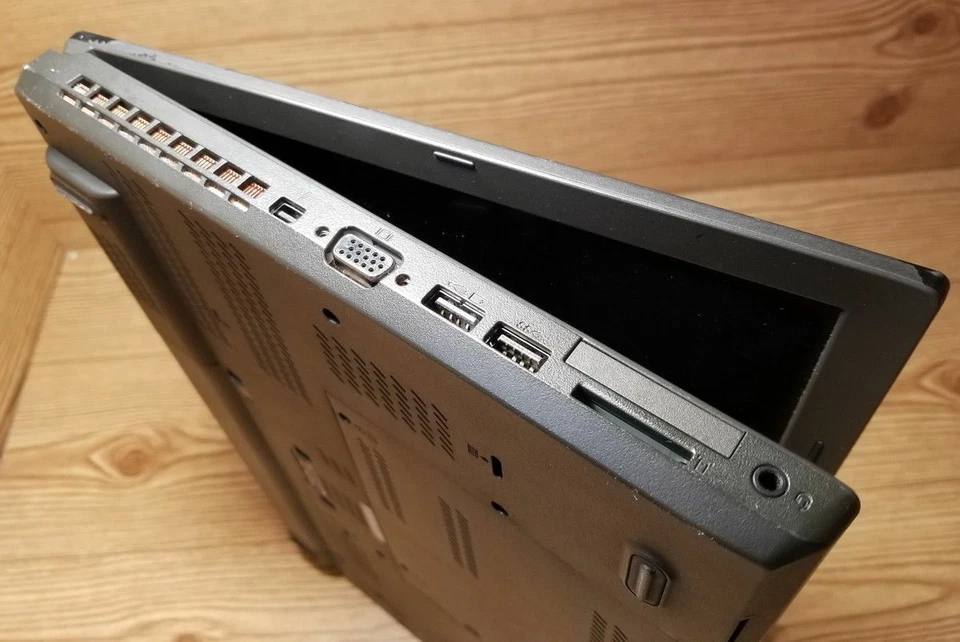 Workstation Thinkpad W541 i7-QUAD (1TB SSD + 2TB HDD) 32GB 15.6 FHD K1100M DOCK - Image 4 of 4