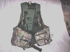Camo Turkey Hunting Vest Game Vest Padded Shoulders Hydration Compatible Vest