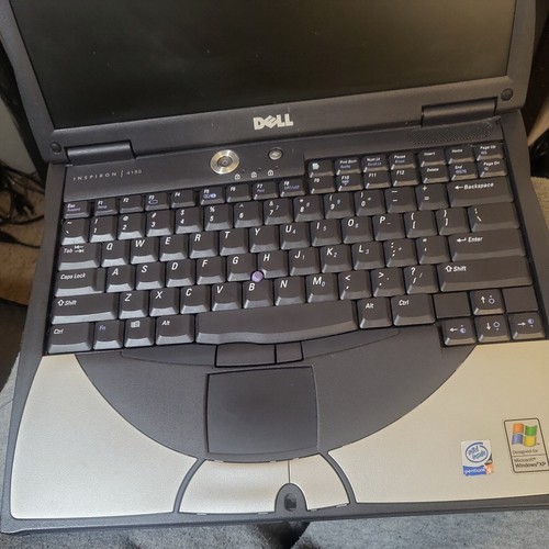 Dell Inspiron 4150 14.1” Pentium 4M 1.6GHz 30GB Windows XP  Ref. 3 Box 4 - Picture 16 of 18