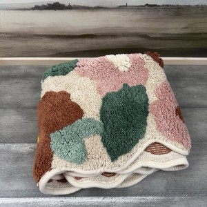 West Elm Kids Wildflower Bath Mat Rug 20”x34” Peony Multicolor Washed Read