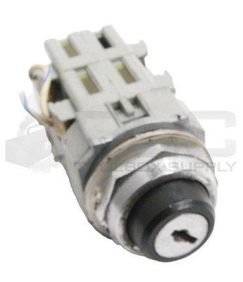IDEC 0201KE KEY SWITCH W/ BST-001 CONTACT BLOCK W/ BST-010 CONTACT BLOCK *READ*