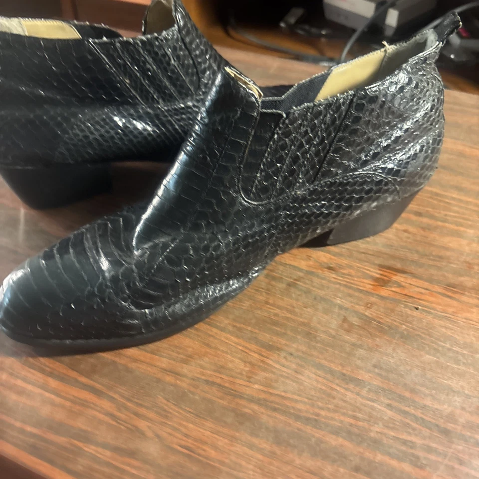 Botines negros de piel de serpiente talla 12 Foto 2 de 4