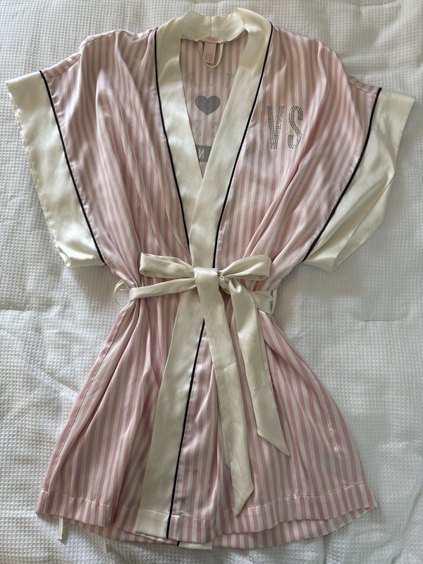 Victoria’s Secret Fashion Show 2013 Kimono Satin Robe ONE SIZE