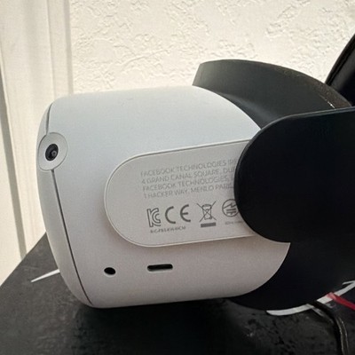Oculus Quest 2 128GB VR Headset White w/ Controllers, BOBOVR M2 Pro + B2