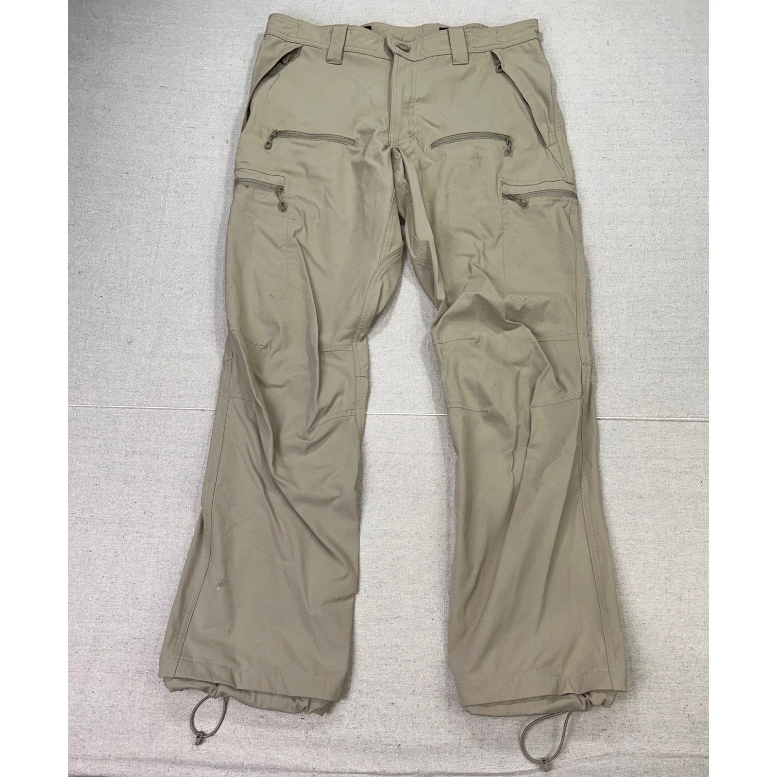 BEYOND Clothing Tactical Cargo Pants Mens Medium Softshell Hiking Military Style