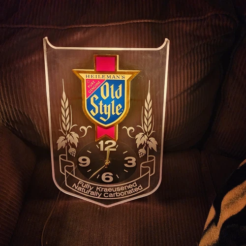 Vintage Old Style Beer Light Clock Sign 1982 Pub/bar Mancave Garage, Works!