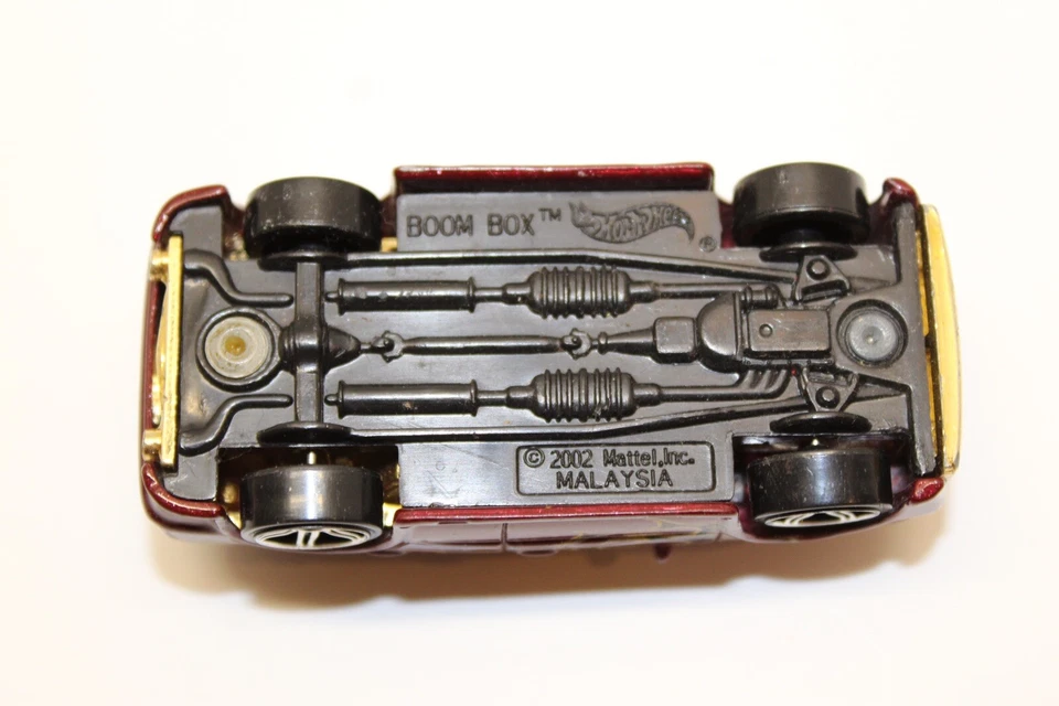 Rare 2002 Hot Wheels Boom Box SUV Burgundy With Flames 1:64 # 23/42 Low Rider - Image 4 of 4