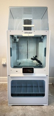 UltiMaker S5 Pro Bundle 3D Printer + Air Manager + Material Station + Filament