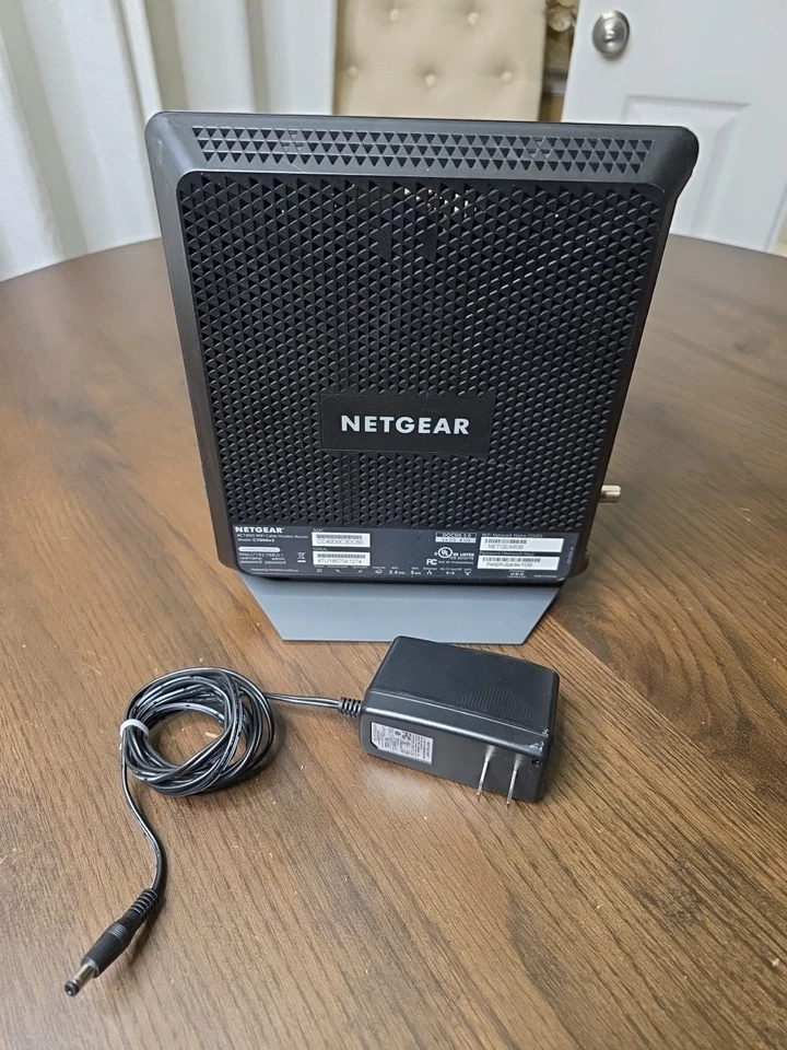 Módem por cable WiFi Netgear Nighthawk C7000v2 AC1900 Xfinity Comcast Spectrum Cox Foto 2 de 4