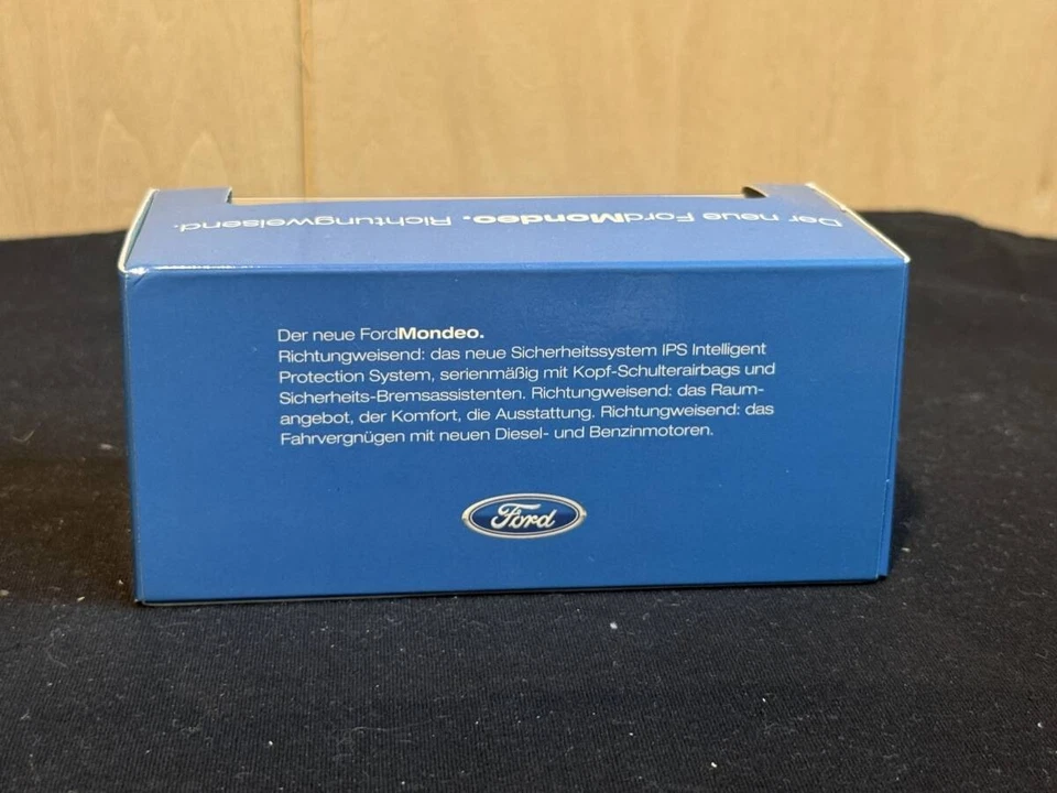 Modellino auto Minichamps 1/43 Ford Mondeo Custom Box edizione limitata usato - Immagine 3 di 4