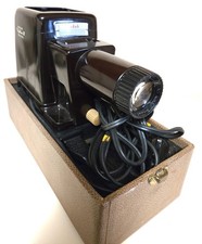 VINTAGE KODAK KODASLIDE HIGHLUX III SLIDE PROJECTOR IN BLOWER CASE