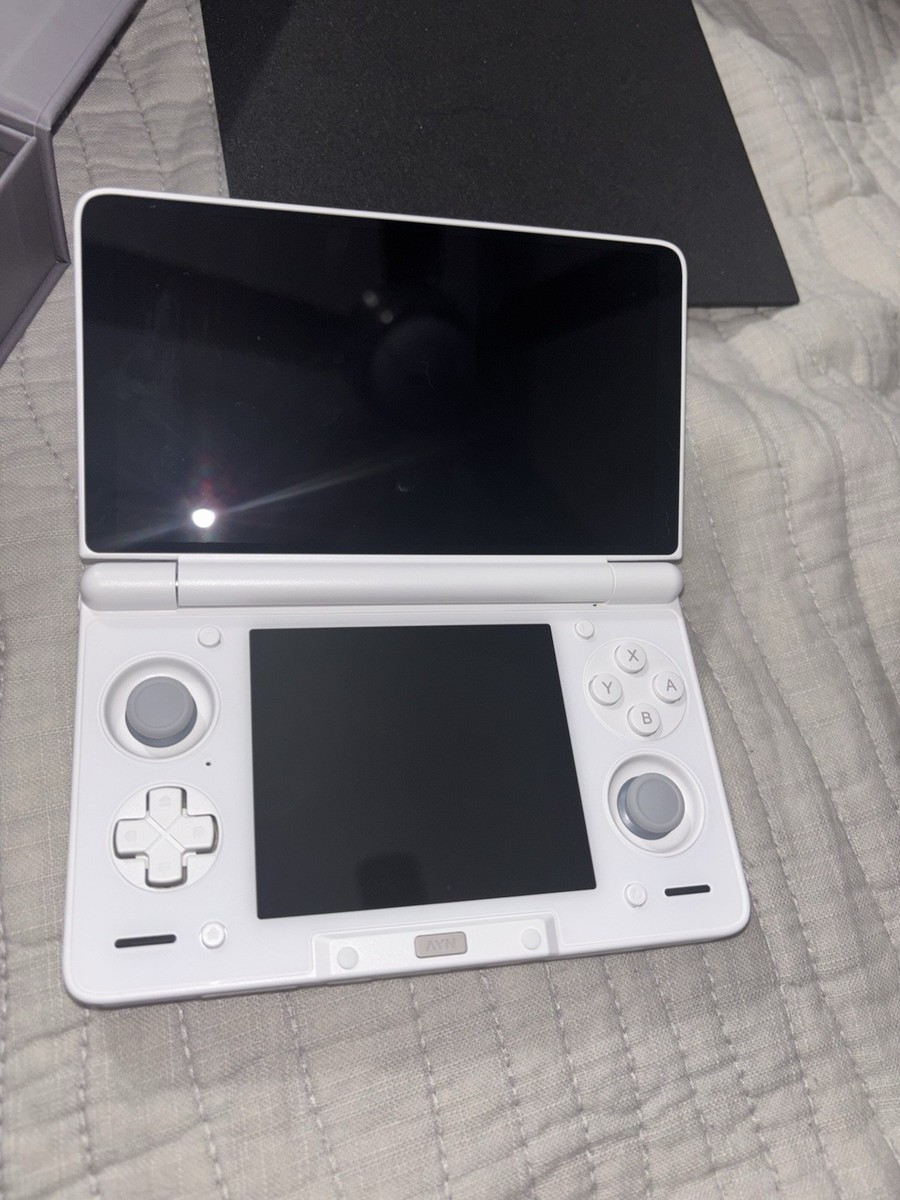 AYN Thor Pro Handheld Gaming Console White 12GB RAM 256GB Storage