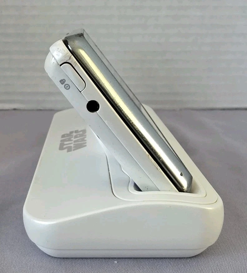 Motorola Droid 2 II A957 - R2-D2 ( Verizon ) Cell Phone Star Wars Edition - Image 2 of 4