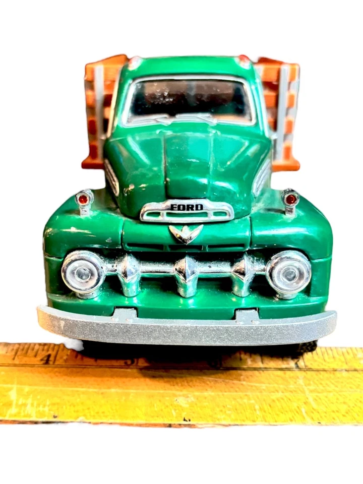 Golden Wheels 1:25 1951 Ford Stake Truck Menards Lumber Company - Изображение 4 из 4