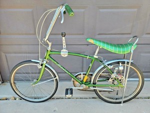schwinn stingray fastback tires