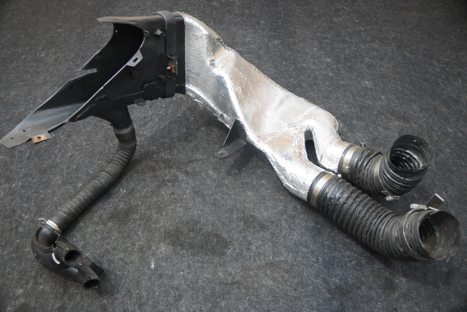 Rear Left Quarter Dual Air Duct Cooling 89200700 OEM Ferrari 488 Challenge 2018